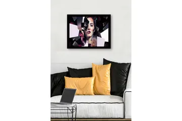 Innrammet lerret i tre - 41x56 cm - Fragmentert portrett av en kvinne med geometriske former - Svart / Rosa / Lys blå - Interiør - Maleri & posters - Lerretsbilder