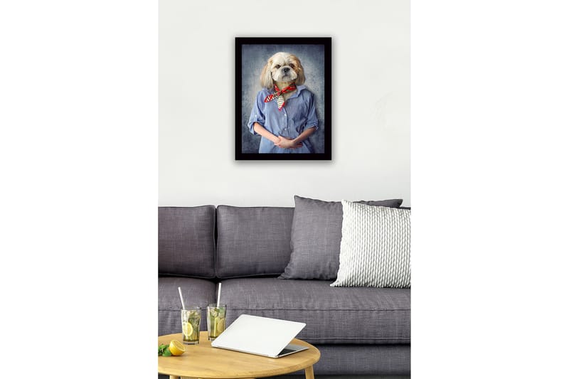 Innrammet lerret i tre - 41x56 cm - Hund med menneskelignende trekk iført skjorte og skjerf - Blå / Beige / Rød - Interiør - Maleri & posters - Lerretsbilder