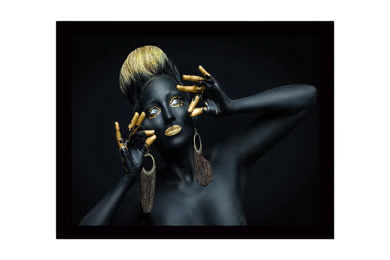 Innrammet lerret i tre - 41x56 cm - Kunstverk med en kvinne i svart kroppsmaling og gylne detaljer, Svart / Gull / Brun