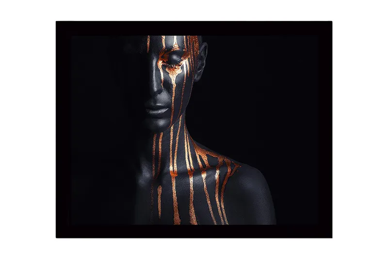 Innrammet lerret i tre - 41x56 cm - Mørk figur med gullstriper som renner nedover ansiktet og kroppen, Svart / Gull
