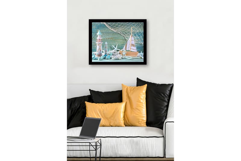 Innrammet lerret i tre - 41x56 cm - Maritim scene med seilbåt og fyr - Turkis / Hvit / Beige - Interiør - Maleri & posters - Lerretsbilder