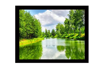 Innrammet lerret i tre - 41x56 cm - Speillignende vannflater omgitt av frodig grøntområde - Grønn / Blå / Hvit - Interiør - Maleri & posters - Lerretsbilder