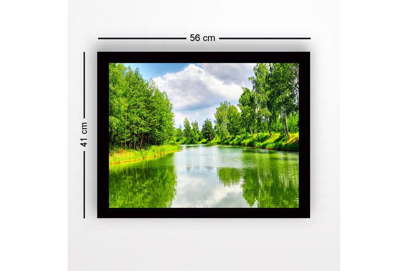 Innrammet lerret i tre - 41x56 cm - Speillignende vannflater omgitt av frodig grøntområde - Grønn / Blå / Hvit - Interiør - Maleri & posters - Lerretsbilder