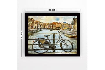 Innrammet lerret i tre - 41x56 cm - Sykkel ved en kanal i et urbant miljø - Svart / Brun / Blå - Interiør - Maleri & posters - Lerretsbilder