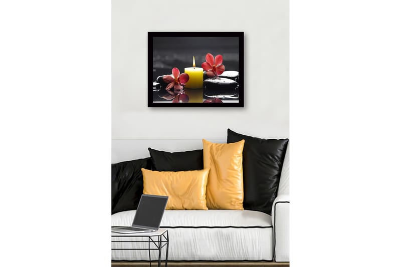 Innrammet lerret i tre - 41x56 cm - Vakker komposisjon av orkideer og et stearinlys på svarte steiner - Rød / Gul / Svart - Interiør - Maleri & posters - Lerretsbilder