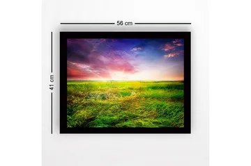 Innrammet lerret i tre - 41x56 cm - Vakkert landskap med frodige enger og fargerik himmel - Grønn / Gul / Lilla - Interiør - Maleri & posters - Lerretsbilder