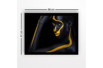 Innrammet lerret i tre - 41x56 cm - Portrett av en person med svart og gul kroppsmaling - Svart / Gul - Interiør - Maleri & posters - Lerretsbilder
