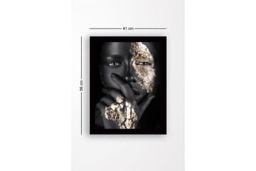 Innrammet lerret i tre - 41x56 cm - Portrett av en person med gulldetaljer på ansikt og hånd - Svart / Gull - Interiør - Maleri & posters - Lerretsbilder
