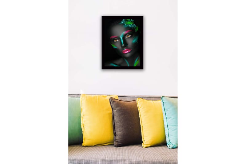 Innrammet lerretsbilde i tre - 41x56 cm - Ansikt med fargerik ansiktsmaling i kontrasterende nyanser - Svart / Grønn / Rosa - Interiør - Maleri & posters - Lerretsbilder