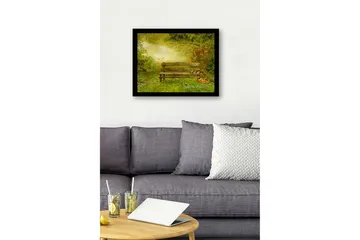 Innrammet lerretsbilde i tre - 41x56 cm - Benk i en frodig hage omgitt av blomster og sommerfugler - Grønn / Brun / Gul - Interiør - Maleri & posters - Lerretsbilder