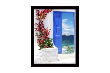 Innrammet lerretsbilde i tre - 41x56 cm - Blå dør med blomster i rødt foran havutsikt - Blå / Rød / Hvit - Interiør - Maleri & posters - Lerretsbilder