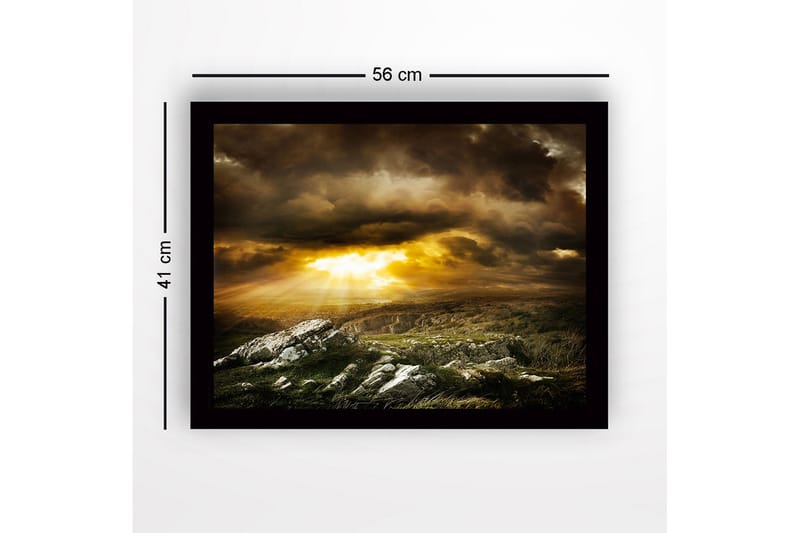 Innrammet lerretsbilde i tre - 41x56 cm - Dramatisk landskap med solstråler som bryter gjennom skyene - Gull / Mørkegrå / Grønn - Interiør - Maleri & posters - Lerretsbilder