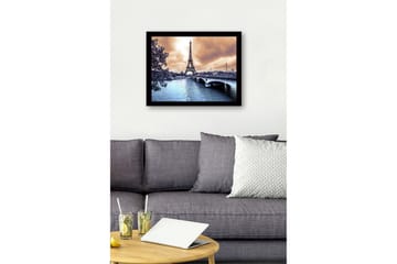 Innrammet lerretsbilde i tre - 41x56 cm - Eiffeltårnet omgitt av en dramatisk himmel og en speilblank elv - Blå / Oransje / Grå - Interiør - Maleri & posters - Lerretsbilder