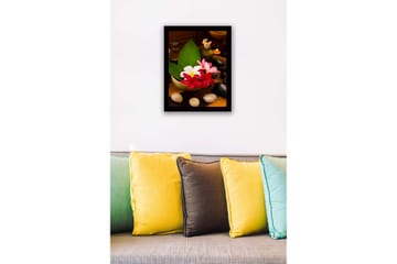 Innrammet lerretsbilde i tre - 41x56 cm - Fargerik blomsterbukett i en bolle - Rød / Hvit / Grønn - Interi�ør - Maleri & posters - Lerretsbilder