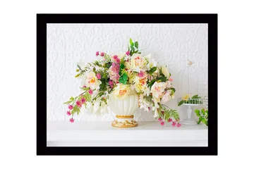 Innrammet lerretsbilde i tre - 41x56 cm - Fargerik blomsterbukett i en elegant vase - Lys rosa / Grønn / Hvit - Interiør - Maleri & posters - Lerretsbilder