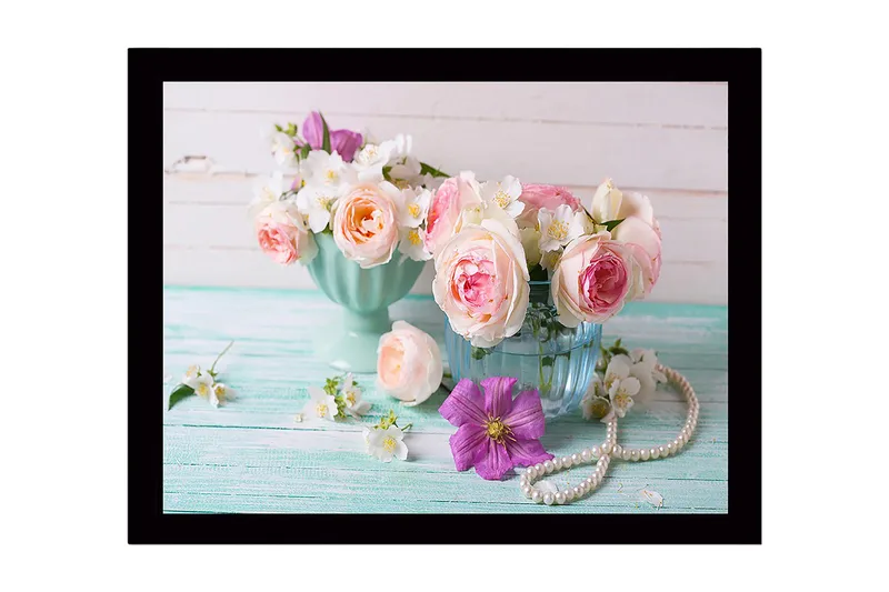 Innrammet lerretsbilde i tre - 41x56 cm - Fargerik bukett med roser og blomster i elegante vaser - Rosa / Hvit / Lilla - Interiør - Maleri & posters - Lerretsbilder