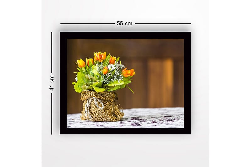 Innrammet lerretsbilde i tre - 41x56 cm - Fargerik bukett med tulipaner i en jutepose - Oransje / Grønn / Hvit - Interiør - Maleri & posters - Lerretsbilder