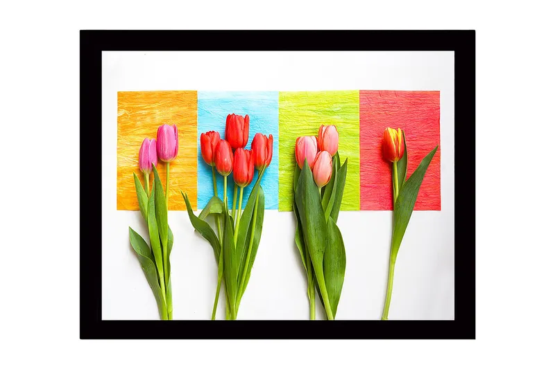Innrammet lerretsbilde i tre - 41x56 cm - Fargerik bukett med tulipaner mot en livlig bakgrunn, Rød / Rosa / Grønn