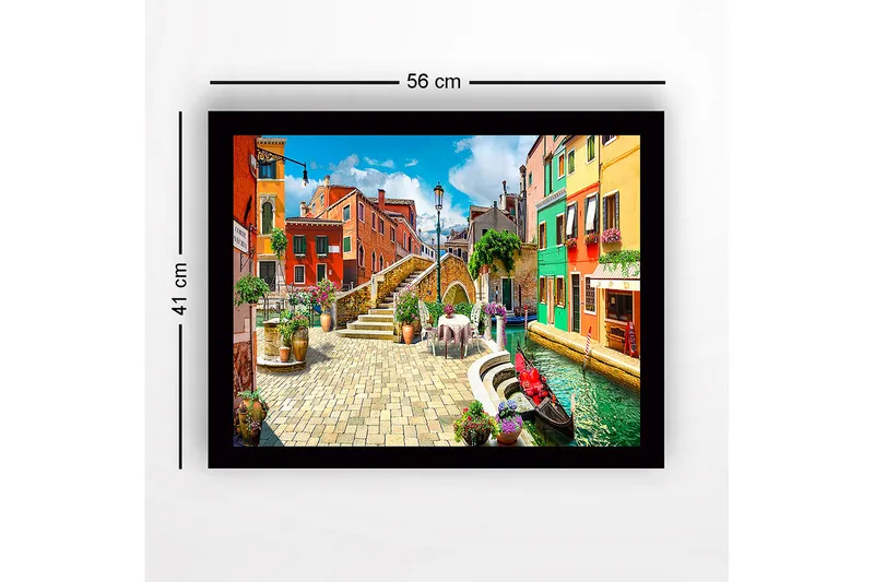 Innrammet lerretsbilde i tre - 41x56 cm - Fargerik kanal med pittoreske hus og blomsteroppsatser - Rød / Grønn / Blå - Interiør - Maleri & posters - Lerretsbilder