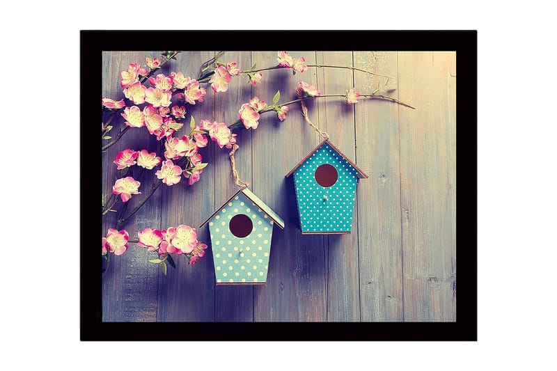 Innrammet lerretsbilde i tre - 41x56 cm - Fargerike fuglehus hengende blant blomster, Rosa / Turkis