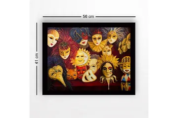 Innrammet lerretsbilde i tre - 41x56 cm - Fargerike masker med forskjellige uttrykk og detaljer - Gull / Rød / Svart - Interiør - Maleri & posters - Lerretsbilder