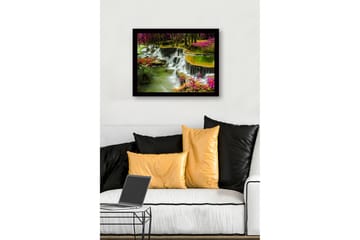 Innrammet lerretsbilde i tre - 41x56 cm - Foss omgitt av fargerike blomster og grøntområder - Grønn / Rosa / Gul - Interiør - Maleri & posters - Lerretsbilder
