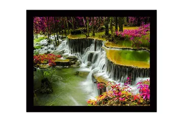 Innrammet lerretsbilde i tre - 41x56 cm - Foss omgitt av fargerike blomster og grøntområder - Grønn / Rosa / Gul - Interiør - Maleri & posters - Lerretsbilder