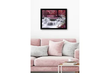 Innrammet lerretsbilde i tre - 41x56 cm - Foss omgitt av fargerike trær og vegetasjon - Rød / Lilla / Hvit - Interiør - Maleri & posters - Lerretsbilder