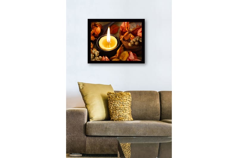Innrammet lerretsbilde i tre - 41x56 cm - Lyslykt omgitt av tørkede blomster og frukt - Gull / Oransje / Brun - Interiør - Maleri & posters - Lerretsbilder