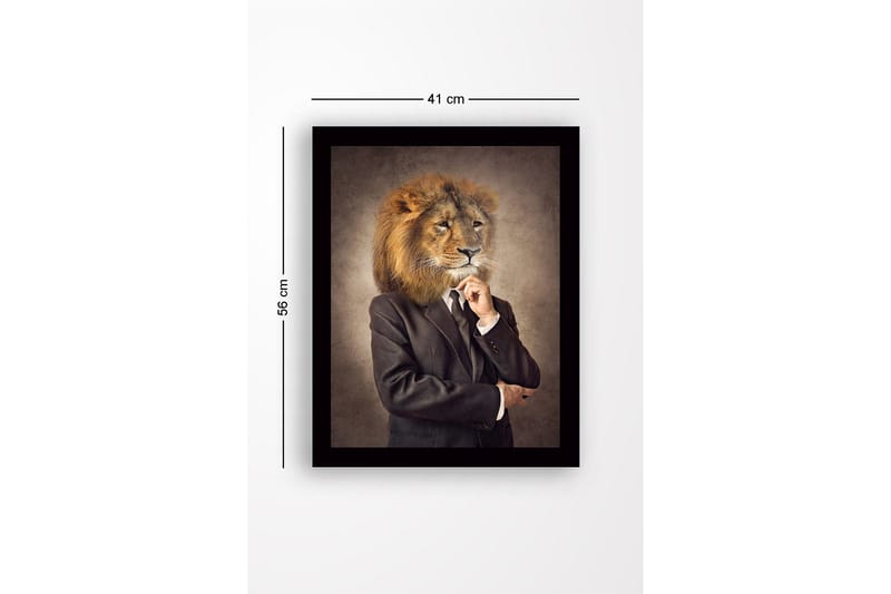 Innrammet lerretsbilde i tre - 41x56 cm - Mann med løvehode i dress - Beige / Mørk brun / Svart - Interiør - Maleri & posters - Lerretsbilder