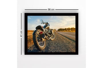 Innrammet lerretsbilde i tre - 41x56 cm - Motorsykkel i solnedgangens lys langs en øde vei - Svart / Oransje / Grå - Interiør - Maleri & posters - Lerretsbilder