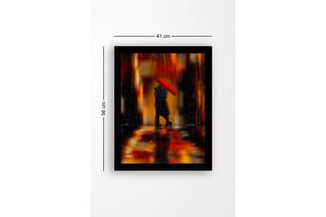 Innrammet lerretsbilde i tre - 41x56 cm - Romantisk scene med par under en rød paraply - Rød / Oransje / Svart - Interiør - Maleri & posters - Lerretsbilder