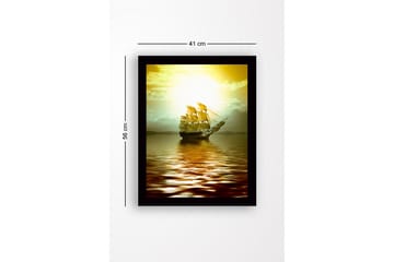 Innrammet lerretsbilde i tre - 41x56 cm - Seilbåt som glir over speilblanke vannflater i solnedgangens lys - Gull / Brun / Lys grønn - Interiør - Maleri & posters - Lerretsbilder