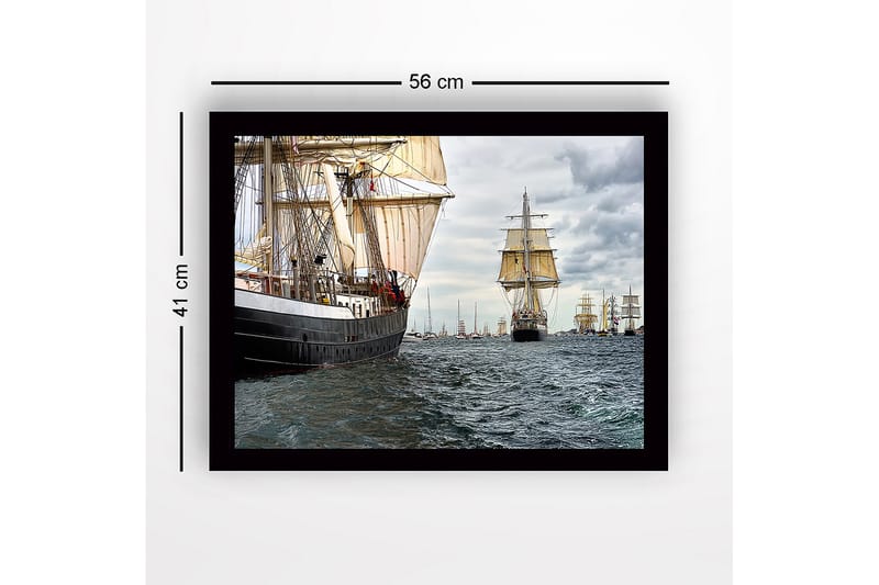 Innrammet lerretsbilde i tre - 41x56 cm - Seilbåter på et stormfullt hav - Mørk blå / Beige / Grå - Interiør - Maleri & posters - Lerretsbilder