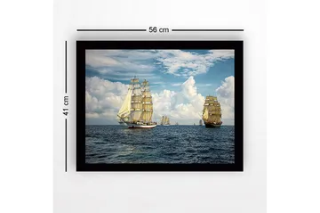 Innrammet lerretsbilde i tre - 41x56 cm - Seilbåter på åpent hav under klar himmel - Blå / Hvit / Beige - Interiør - Maleri & posters - Lerretsbilder