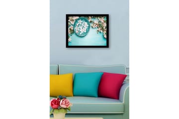 Innrammet lerretsbilde i tre - 41x56 cm - Skål med blomster på turkis bakgrunn - Turkis / Hvit / Grønn - Interiør - Maleri & posters - Lerretsbilder