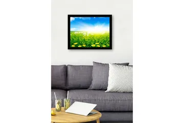 Innrammet lerretsbilde i tre - 41x56 cm - Solrik eng med gule blomster og grønt gress - Gul / Grønn / Blå - Interiør - Maleri & posters - Lerretsbilder