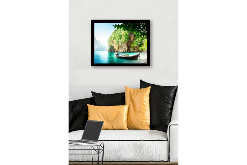 Innrammet lerretsbilde i tre - 41x56 cm - Stillehavslandskap med en tradisjonell båt på en steinete kyst - Turkis / Grønn / Brun - Interiør - Maleri & posters - Lerretsbilder