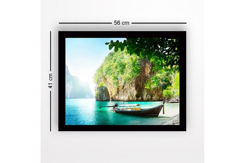 Innrammet lerretsbilde i tre - 41x56 cm - Stillehavslandskap med en tradisjonell båt på en steinete kyst - Turkis / Grønn / Brun - Interiør - Maleri & posters - Lerretsbilder