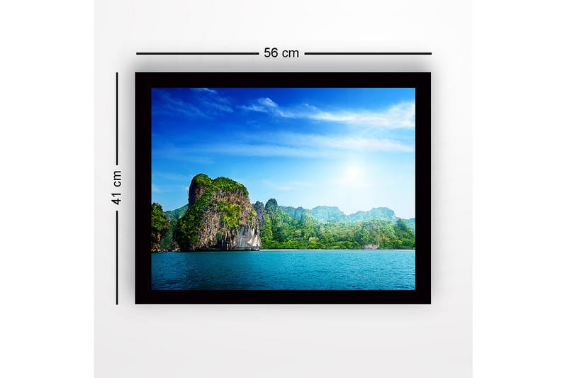 Innrammet lerretsbilde i tre - 41x56 cm - Storslått kystlinje med fjellformasjoner og frodig vegetasjon - Blå / Grønn / Hvit - Interiør - Maleri & posters - Lerretsbilder