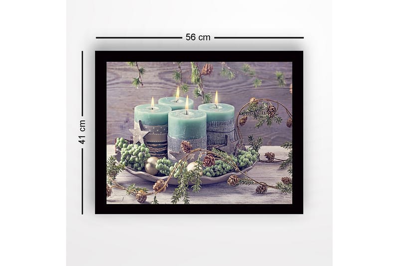 Innrammet lerretsbilde i tre - 41x56 cm - Tente lys i en vinterdekorasjon med grangrener og kongler - Grønn / Lys blå / Beige - Interiør - Maleri & posters - Lerretsbilder