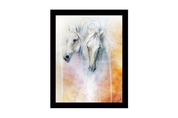 Innrammet lerretsbilde i tre - 41x56 cm - To majestetiske hester med myke ansiktstrekk og en drømmeaktig bakgrunn - Hvit / Lys grå / Oransje - Interiør - Maleri & posters - Lerretsbilder