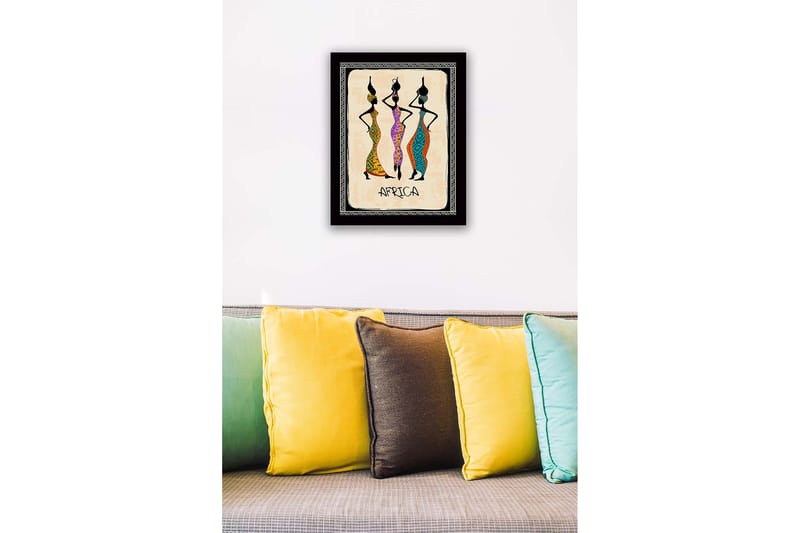 Innrammet lerretsbilde i tre - 41x56 cm - Tre stiliserte kvinner i fargerike kjoler med tradisjonelle mønstre - Svart / Oransje / Grønn - Interiør - Maleri & posters - Lerretsbilder