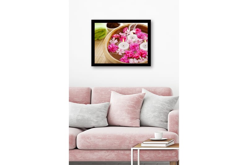 Innrammet lerretsbilde i tre - 41x56 cm - Vakker bolle med flytende blomster og lys - Rosa / Hvit / Brun - Interiør - Maleri & posters - Lerretsbilder