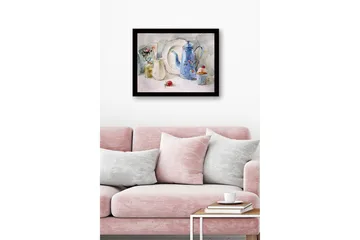 Innrammet lerretsbilde i tre - 41x56 cm - Vakker borddekking med en blå mugge og bakverk - Blå / Hvit / Grønn - Interiør - Maleri & posters - Lerretsbilder