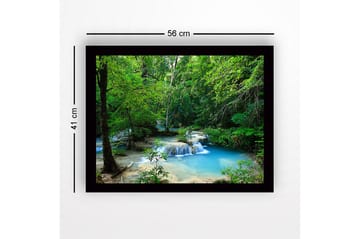Innrammet lerretsbilde i tre - 41x56 cm - Vakker foss i et frodig skogsmiljø - Grønn / Blå / Beige - Interiør - Maleri & posters - Lerretsbilder