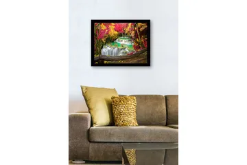 Innrammet lerretsbilde i tre - 41x56 cm - Vakker foss med omgivende høstfarger - Rød / Gul / Turkis - Interiør - Maleri & posters - Lerretsbilder