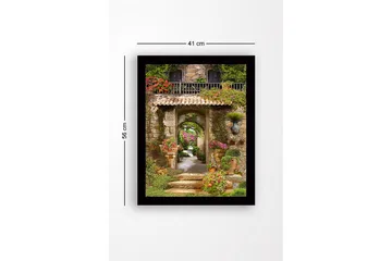 Innrammet lerretsbilde i tre - 41x56 cm - Vakker hage med blomsteroppsatser og steinarkitektur - Grønn / Rosa / Beige - Interiør - Maleri & posters - Lerretsbilder