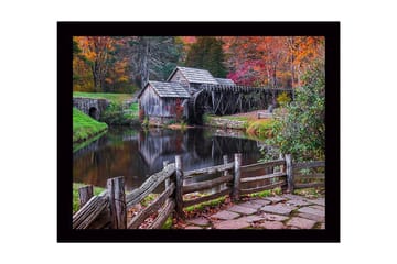 Innrammet lerretsbilde i tre - 41x56 cm - Vakker mølle ved en speilblank innsjø omgitt av høstfarger - Grønn / Oransje / Brun - Interiør - Maleri & posters - Lerretsbilder