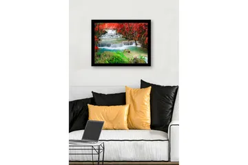 Innrammet lerretsbilde i tre - 41x56 cm - Vakre fossefall omgitt av rødbladet vegetasjon - Rød / Grønn / Turkis - Interiør - Maleri & posters - Lerretsbilder